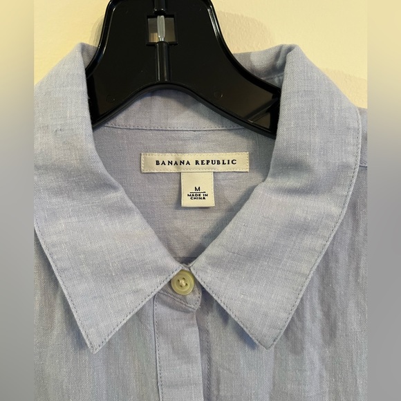 Banana Republic light blue flax (linen)/cotton blend button down w/ roll sleeve - Picture 4 of 11